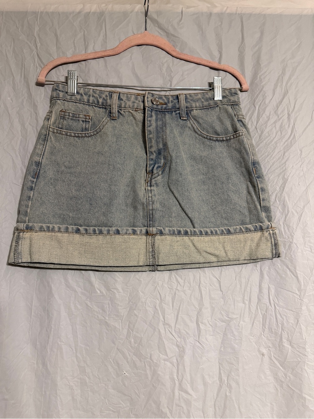 Missguided Women’s M Light Wash Denim Shorts High Rise Cuffed Hem Y2K